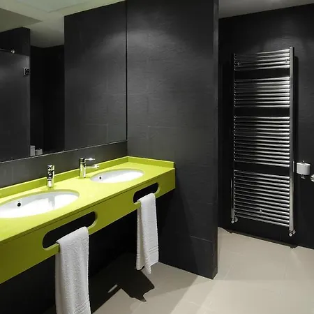 Hotel Cienbalcones