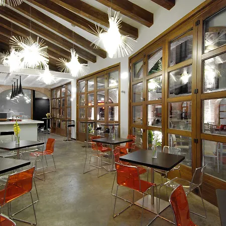 Cienbalcones فندق 3*