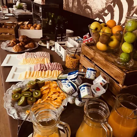 Cienbalcones فندق