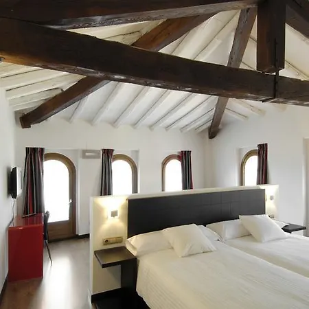 Отель Cienbalcones 3*