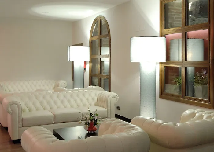 Hotel Cienbalcones 3*