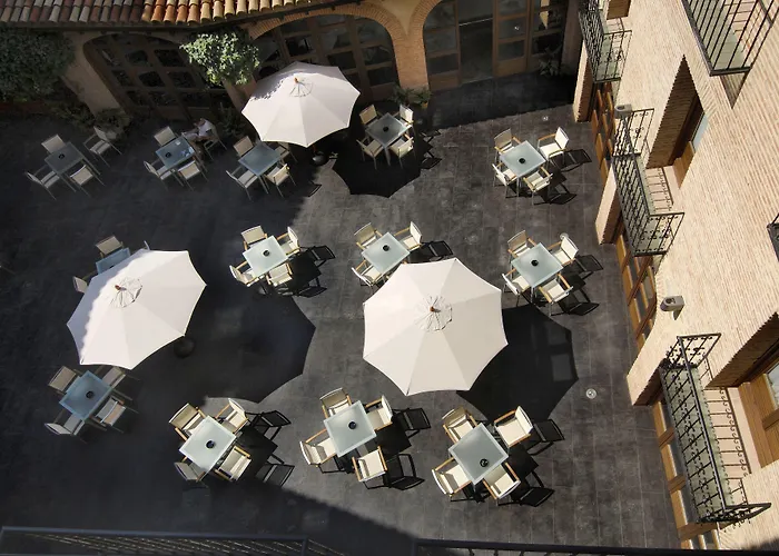 Hotel Cienbalcones