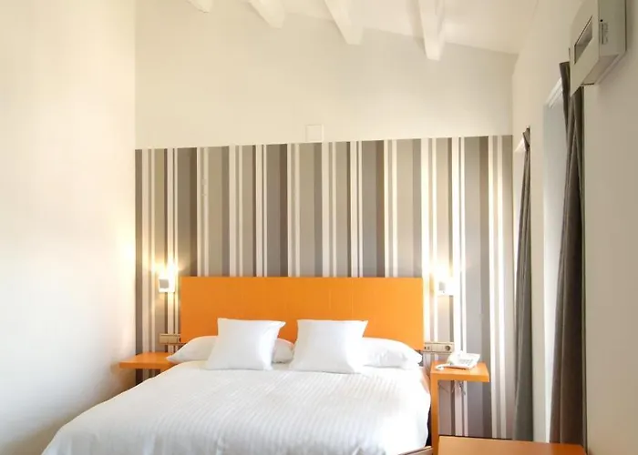 Cienbalcones Hotel